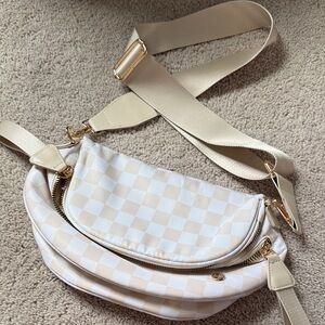 NWOT Gold Blush Crossbody